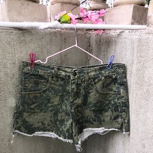 Free People Distressed Camo Design Denim Shorts